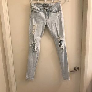 Bullhead Destroyed Skinny Jeans